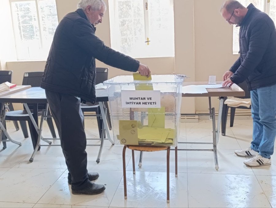 Çağlayan Mahallesi Muhtarını Seçti