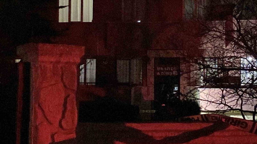 Eski Eşini Yaralayıp, Birlikte Yaşadığı Kişiyi Öldüren Şahıs Yakalandı