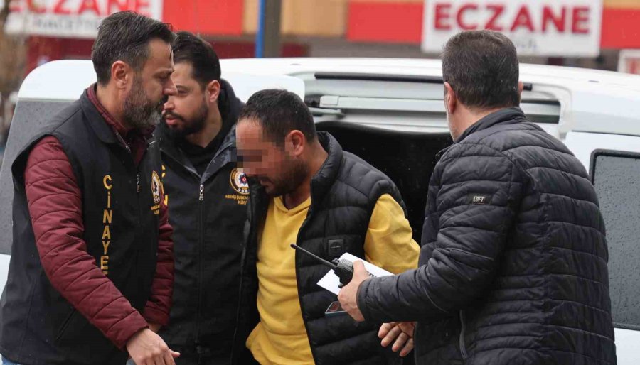 Eski Eşini Yaralayıp, Birlikte Yaşadığı Kişiyi Öldüren Şahıs Yakalandı