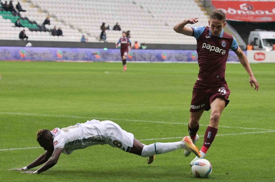 Trendyol Süper Lig: Konyaspor: 0 - Trabzonspor: 0 (maç Devam Ediyor)