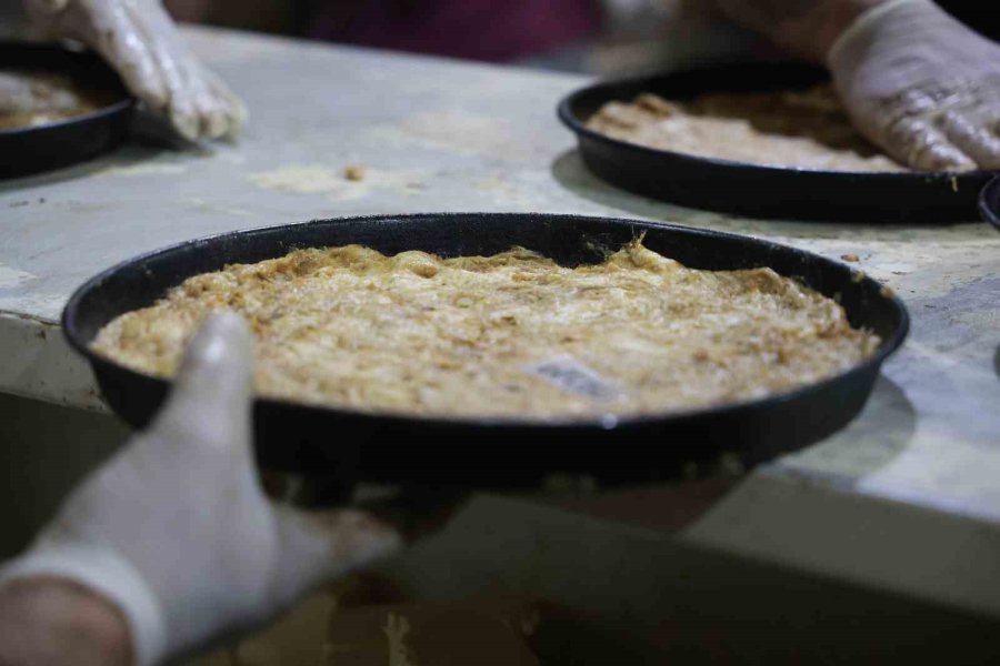 Odun Ateşinde Pişirilen İftar Ve Sahur Sofralarının Vazgeçilmezi: ‘tahinli Pide’