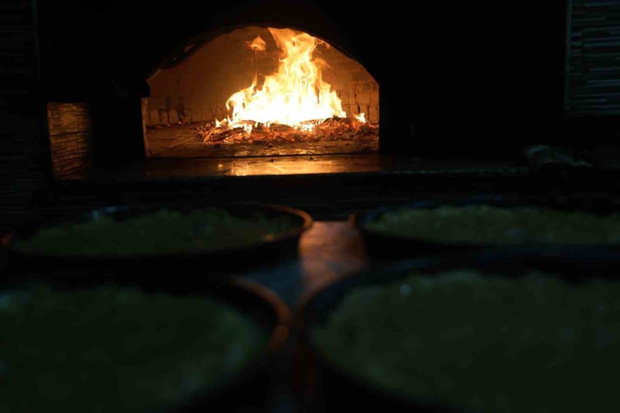Odun Ateşinde Pişirilen İftar Ve Sahur Sofralarının Vazgeçilmezi: ‘tahinli Pide’