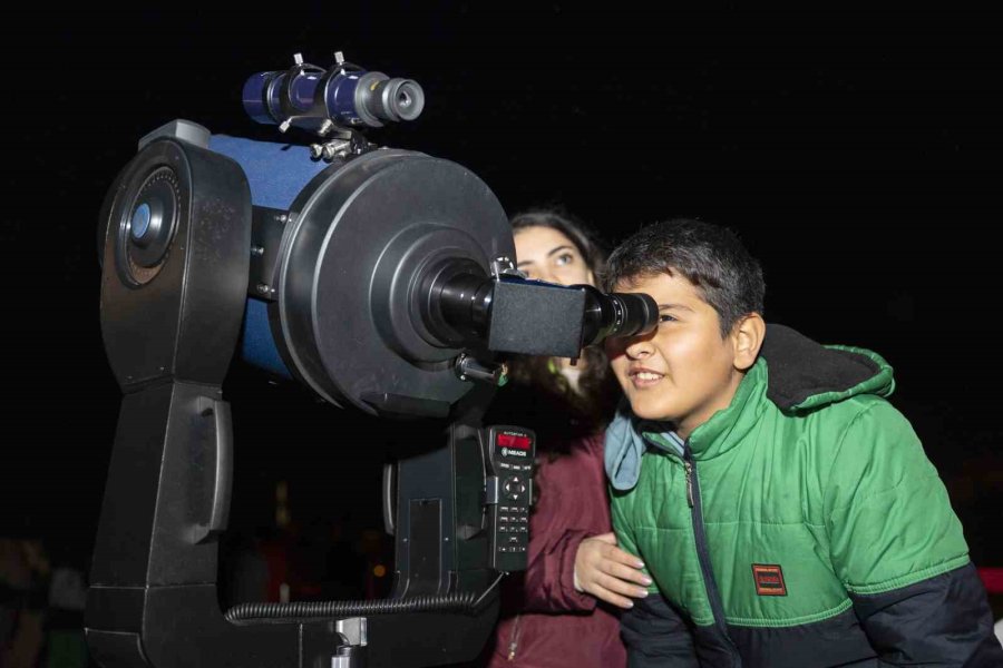 Gezegen Geçidi Mersinlileri Büyüledi