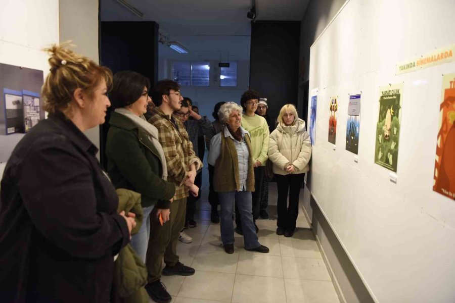 Anadolu Üniversitesi Gsf Grafik Sanatlar Bölümü Öğrencilerinden "gördüğün Gibi" Karma Sergisi