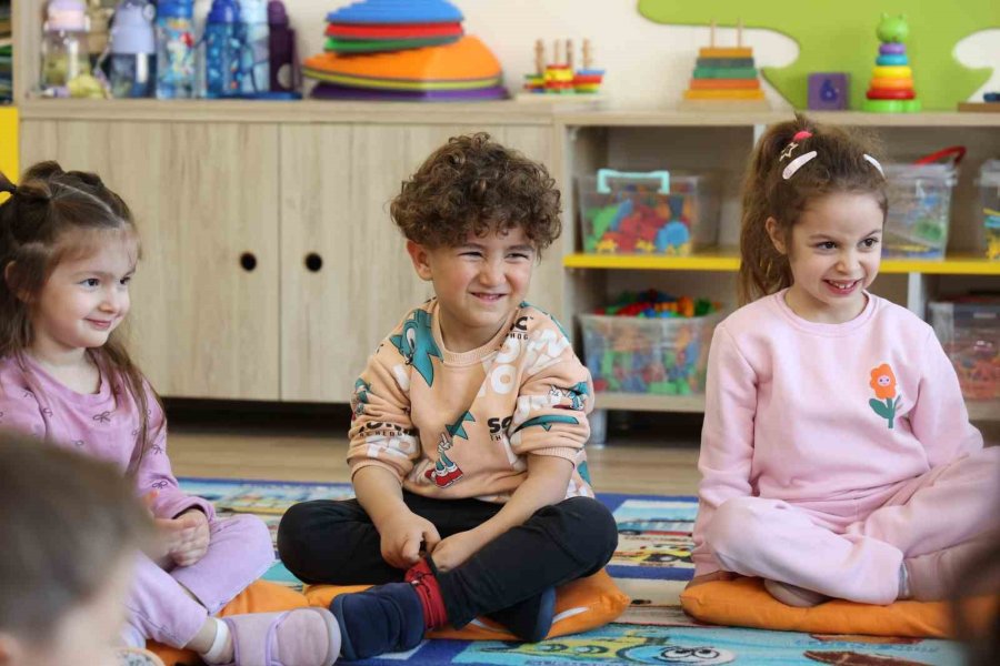 Büyükşehir’in Manavgat Kreşinde Çocuklar Eğlenirken Öğreniyor