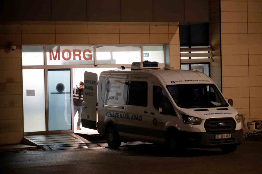 ‘yok’ Cevabını Kabul Etmeyen 4 Kişi Genç Paramediği Hayattan Kopardı