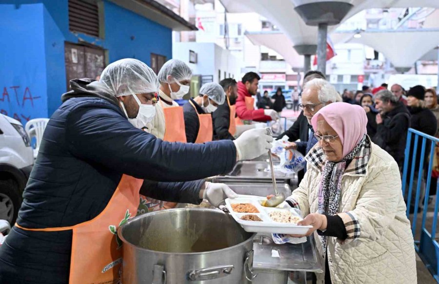 Muratpaşa’da Binler Aynı Sofrada