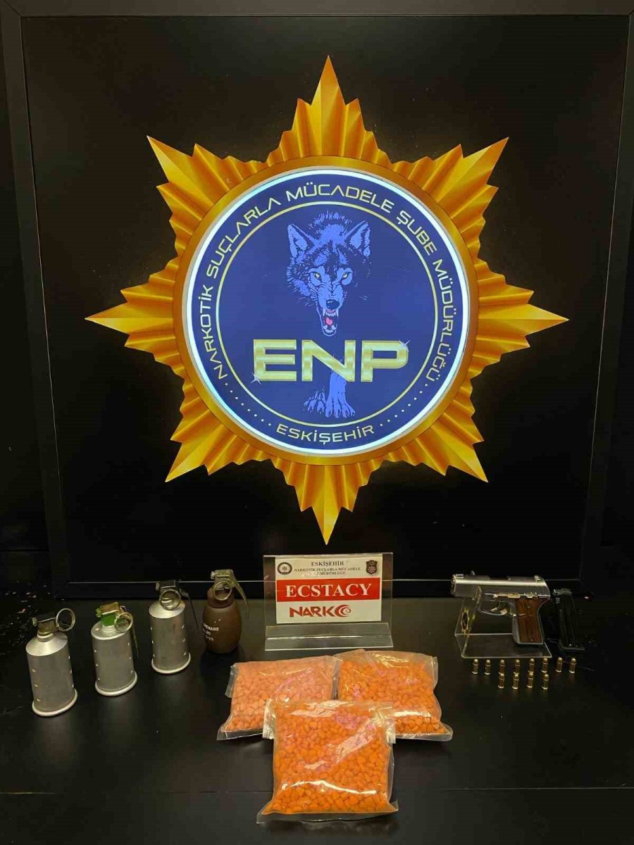 Uyuşturucu Operasyonda Patlayıcı Madde De Ele Geçirildi