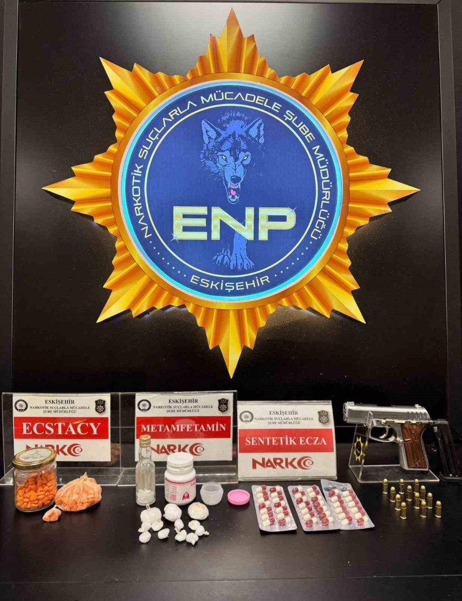 Uyuşturucu Operasyonda Patlayıcı Madde De Ele Geçirildi