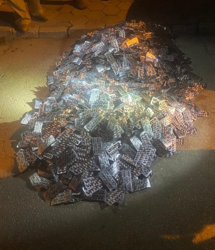 Uyuşturucu Operasyonda Patlayıcı Madde De Ele Geçirildi