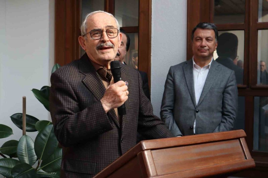 Bahattin Atak’ın "elinde Fırça, Dilinde Müzik" İsimli Çizgi Roman Sergisi Açıldı