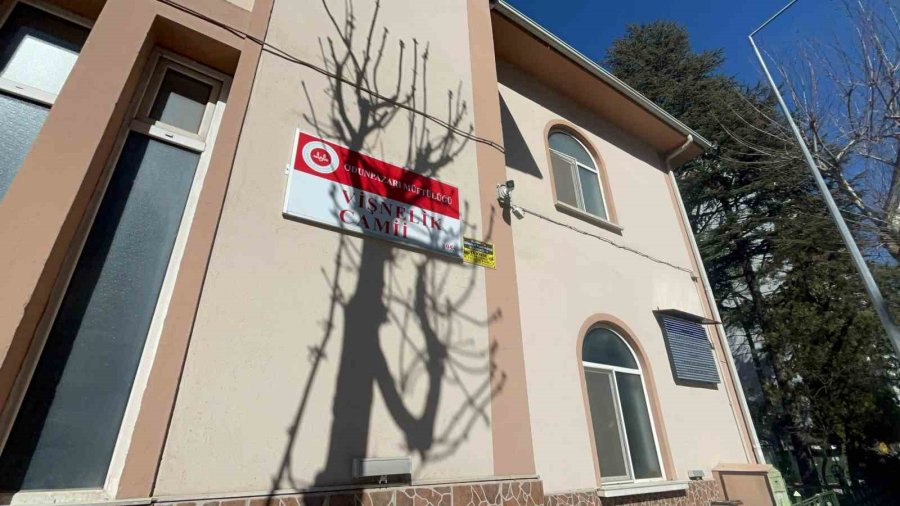 Hırsızlar Camiye Göz Dikti