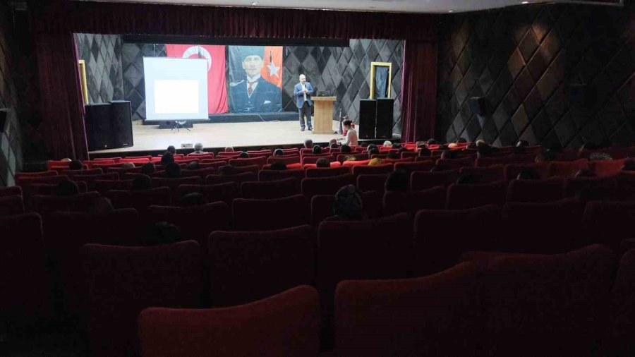 Kemer’de Belediye Personeline İş Sağlığı Ve Güvenliği Eğitimi Verildi