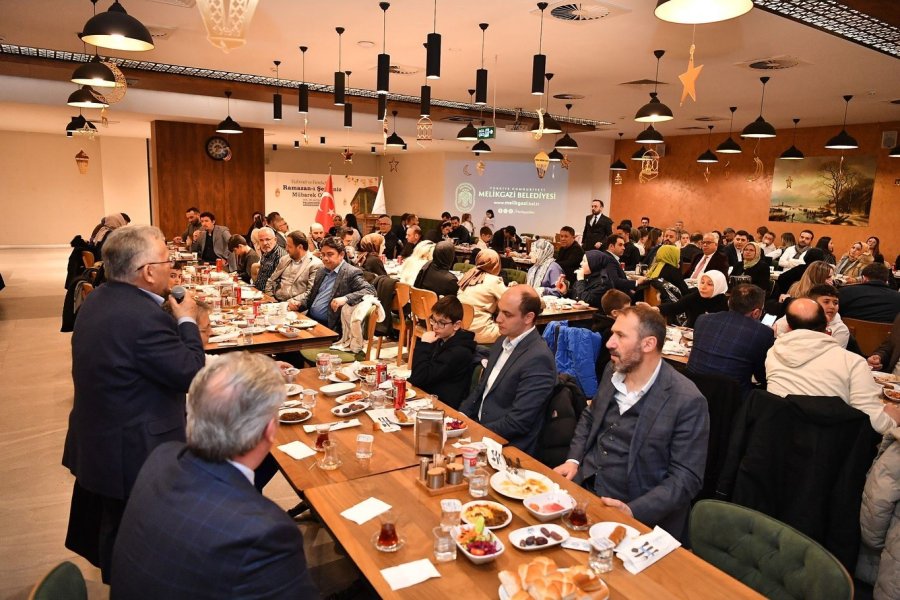 Başkan Büyükkılıç; Ramazan Heyecanını Vatandaşlarla Yaşıyor