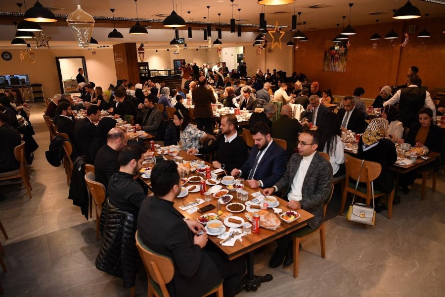 Başkan Büyükkılıç; Ramazan Heyecanını Vatandaşlarla Yaşıyor