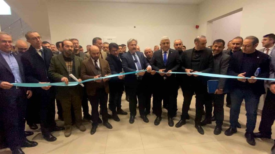 Melikgazi’nin Yenilenen Meclis Salonu Birçok Etkinliğe Ev Sahipliği Yapacak