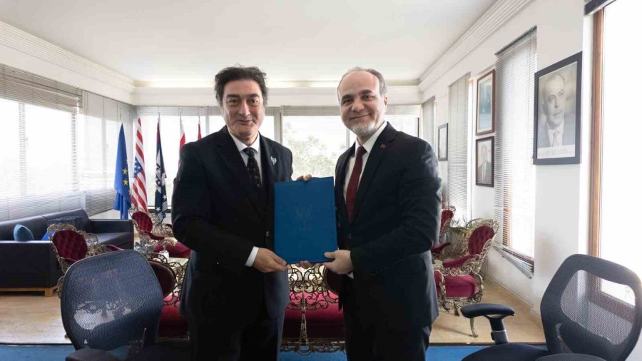 Nöhü İle Girne Amerikan Üniversitesi Arasında İş Birliği Protokolü İmzalandı