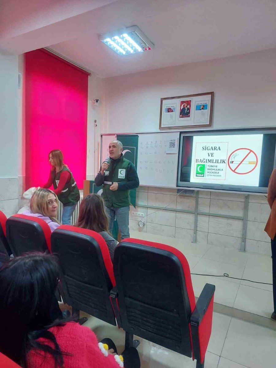 Niğde’de Yeşilay Haftası’nda Farkındalık Etkinlikleri Gerçekleştirildi