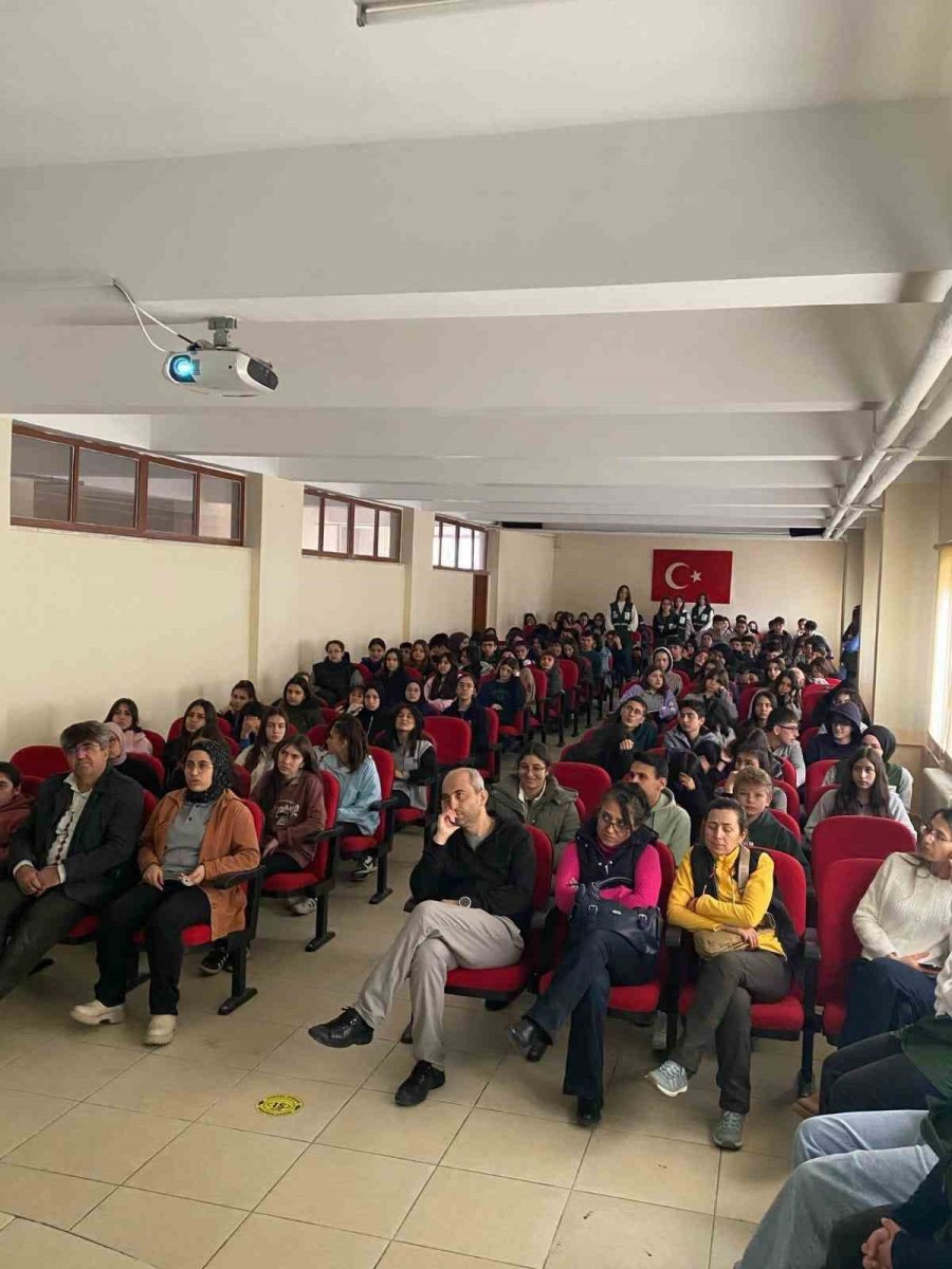 Niğde’de Yeşilay Haftası’nda Farkındalık Etkinlikleri Gerçekleştirildi