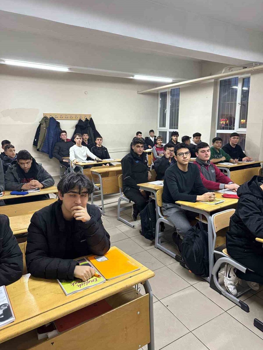 Talas Atatürk Mtal Öğrencileri Avrupa Yolunda