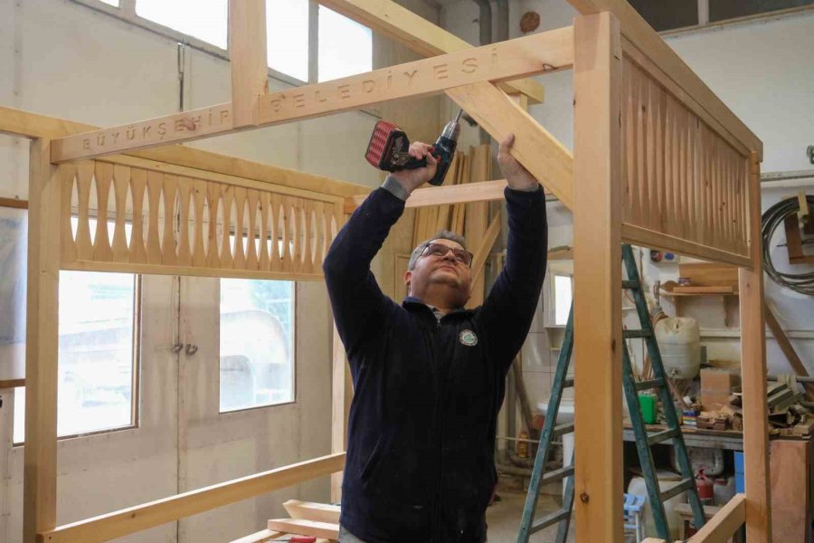 Büyükşehir Hem Üretiyor Hem Tasarruf Sağlıyor