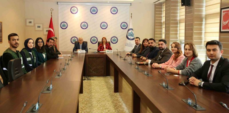 Esogü İle Türkiye Yeşilay Cemiyeti Eskişehir Şubesi Arasında İş Birliği Protokolü