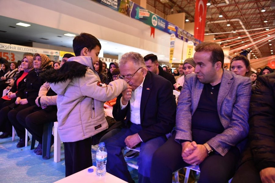 Başkan Büyükkılıç, Ramazan Etkinliklerinde Kayserililerle Bir Araya Geldi