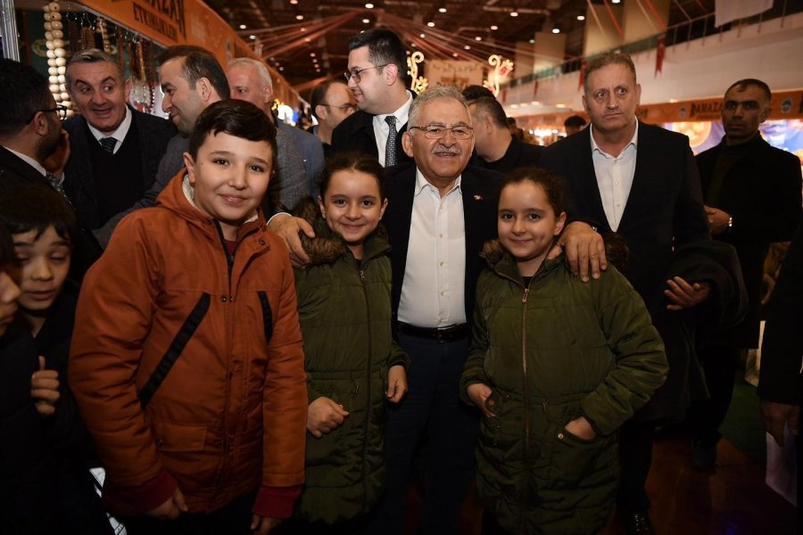 Başkan Büyükkılıç, Ramazan Etkinliklerinde Kayserililerle Bir Araya Geldi