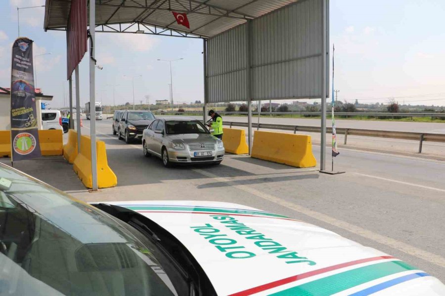 Sürücülerin Yakalanma Hissini Arttırmak İçin Cayrokopterli Denetim