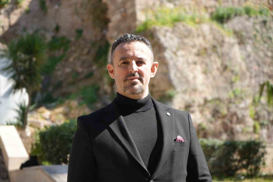 Tarihi Kaleiçi Surları Çökme Tehlikesiyle Karşı Karşıya