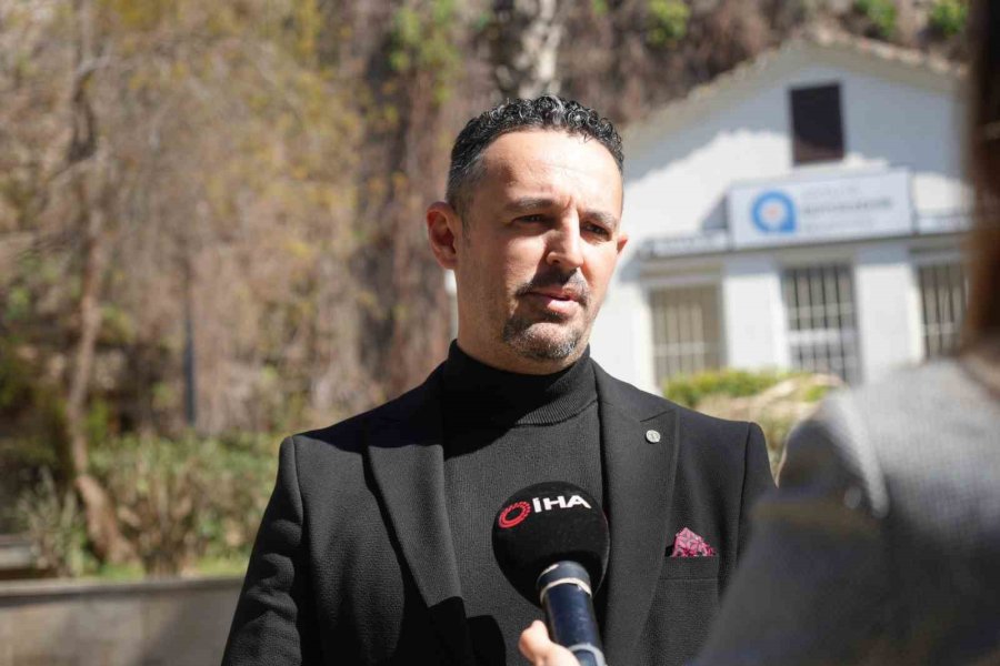 Tarihi Kaleiçi Surları Çökme Tehlikesiyle Karşı Karşıya