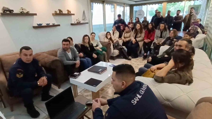 Sahil Güvenlik Komutanlığı’ndan 112 Acil Sağlık Personeline Eğitim