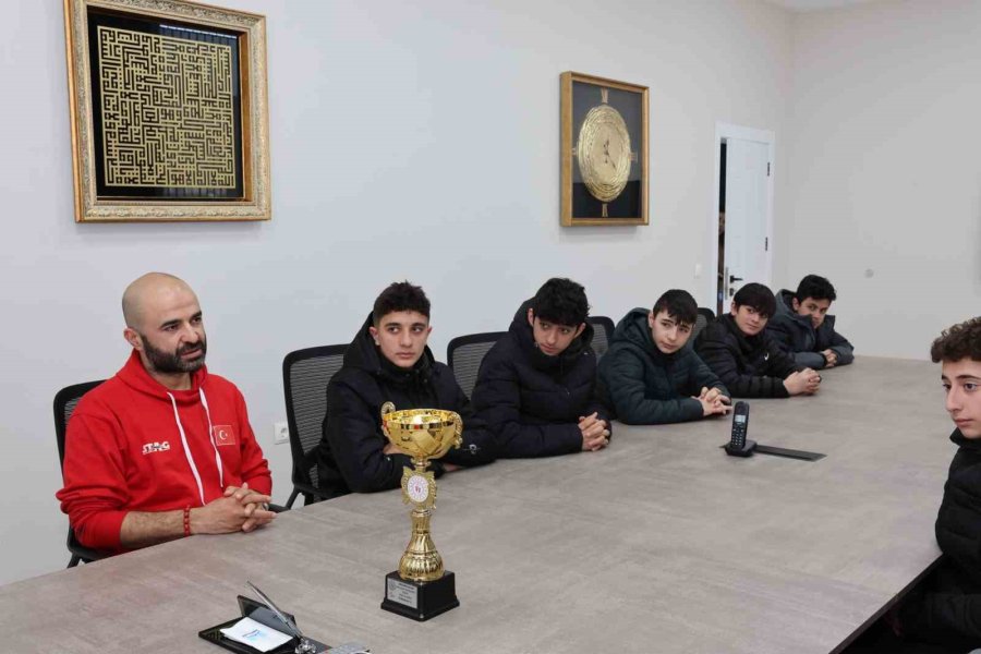 Başkan Özdoğan, Hacılar’ın Gurur Kaynaklarını Tebrik Etti