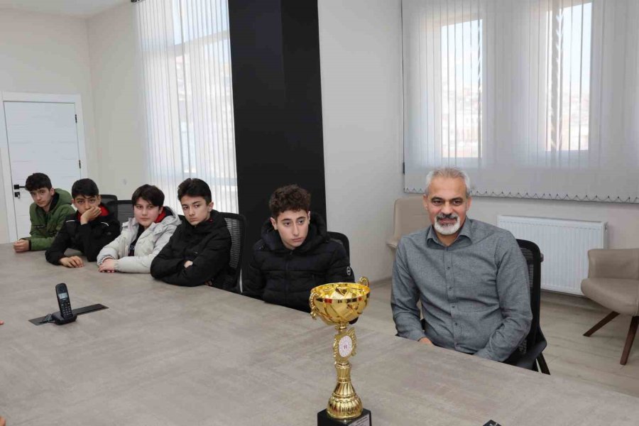 Başkan Özdoğan, Hacılar’ın Gurur Kaynaklarını Tebrik Etti