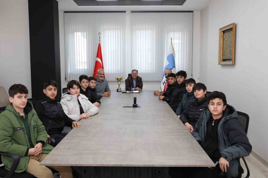 Başkan Özdoğan, Hacılar’ın Gurur Kaynaklarını Tebrik Etti