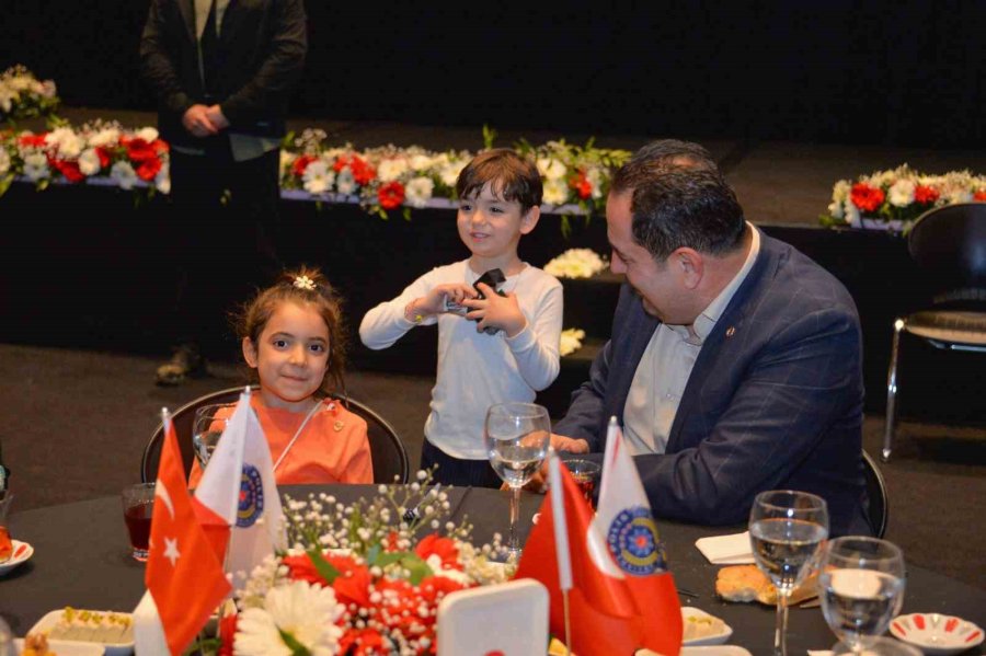 Antalya Emniyeti’nden Şehit Aileleri Ve Gazilere İftar