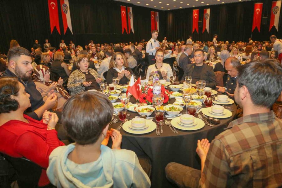 Antalya Emniyeti’nden Şehit Aileleri Ve Gazilere İftar