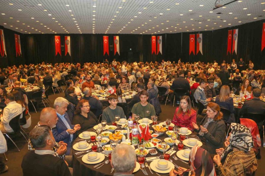 Antalya Emniyeti’nden Şehit Aileleri Ve Gazilere İftar