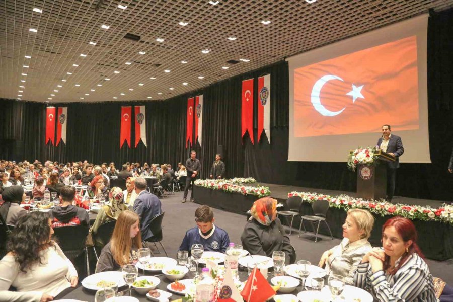 Antalya Emniyeti’nden Şehit Aileleri Ve Gazilere İftar