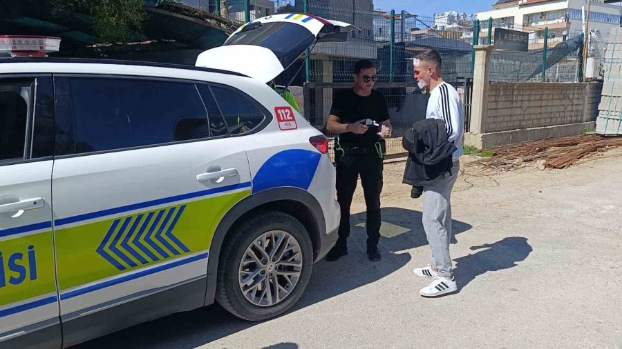 Kaza Yapan Motosiklet Sürücüsü Acısını Unutup Motosikleti Kaçırdı, Tedavi İçin Yaya Olarak Geri Geldi