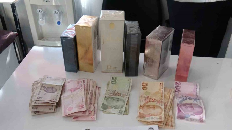 Topladığı Paraları Bebek Arabasına Saklamış