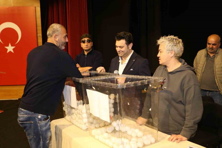 Kepez’de Pazarcılar Kura Çekti