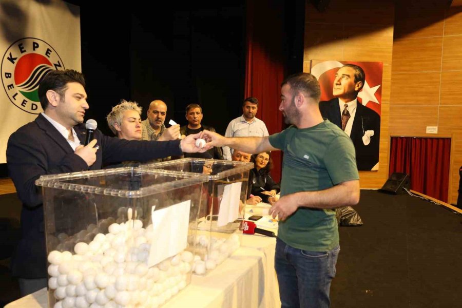 Kepez’de Pazarcılar Kura Çekti