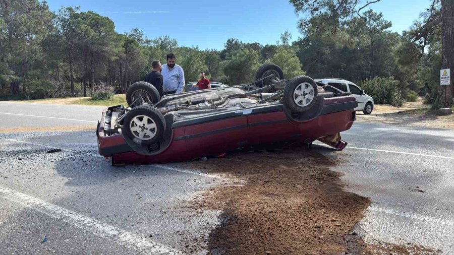Seyir Halindeyken Devrilen Otomobil Takla Atıp Ters Döndü