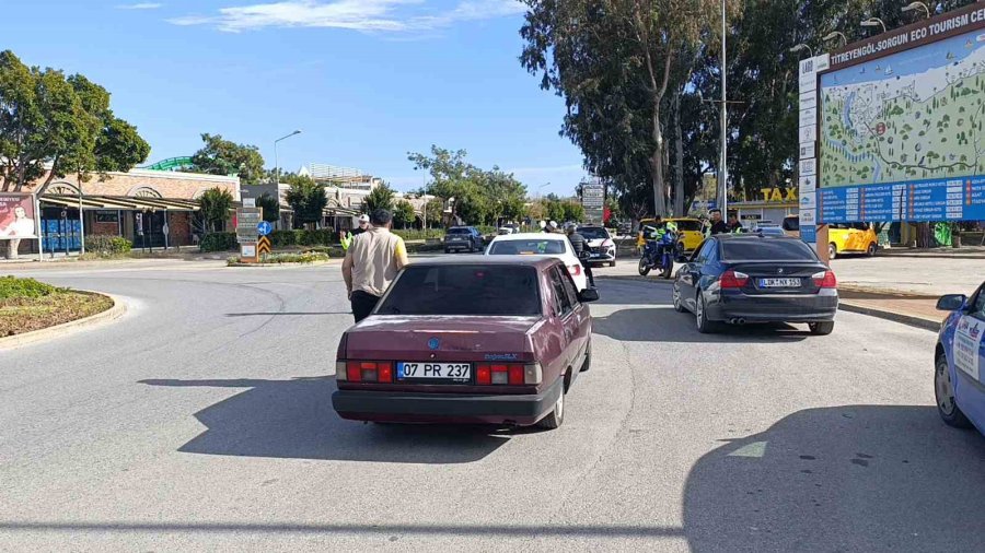 Hak Sahibi Olmayan Sürücünün Kullandığı Yabancı Plakalı Araç Trafikten Men Edildi