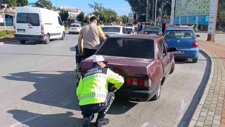 Hak Sahibi Olmayan Sürücünün Kullandığı Yabancı Plakalı Araç Trafikten Men Edildi