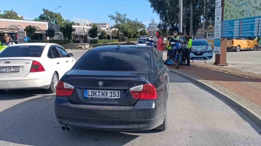 Hak Sahibi Olmayan Sürücünün Kullandığı Yabancı Plakalı Araç Trafikten Men Edildi