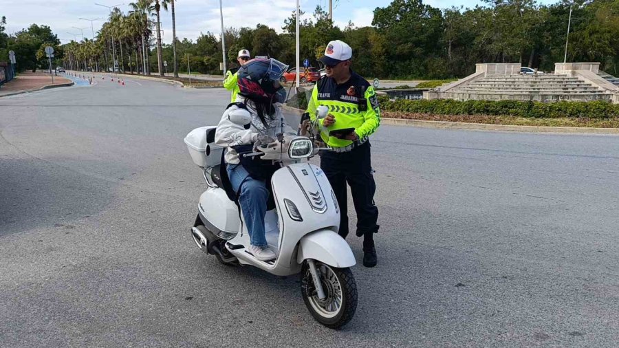 Hak Sahibi Olmayan Sürücünün Kullandığı Yabancı Plakalı Araç Trafikten Men Edildi