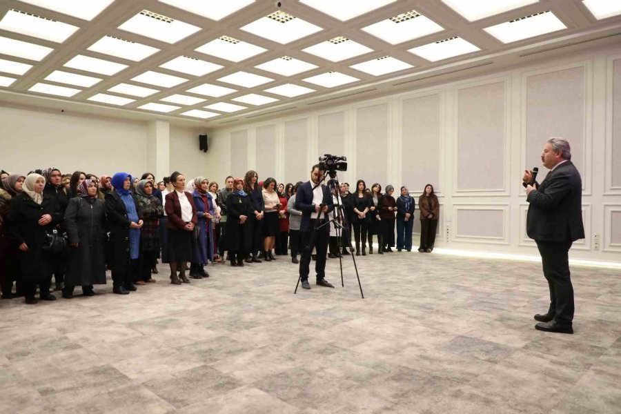 Başkan Palancıoğlu, Kadın Personelin 8 Mart Dünya Kadınlar Günü’nü Kutladı