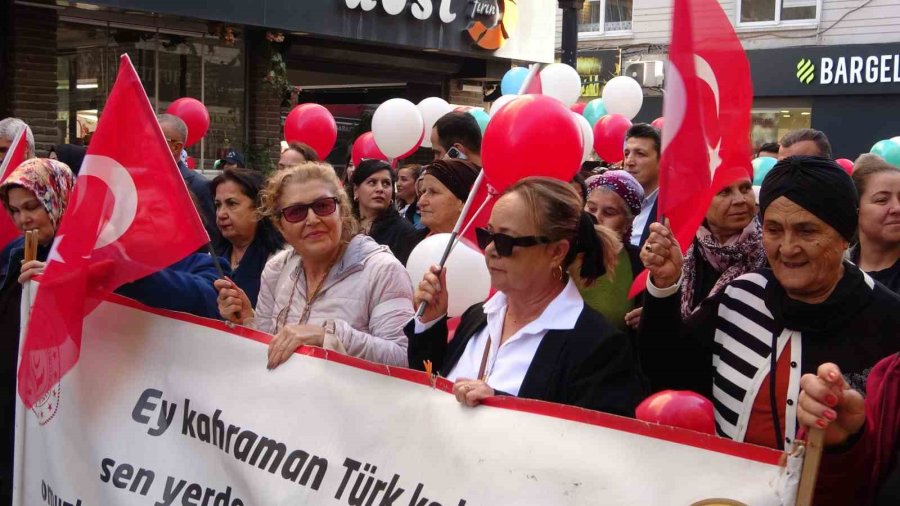 Mersin’de 8 Mart Dünya Kadınlar Günü’ne Özel Yürüyüş Düzenlendi